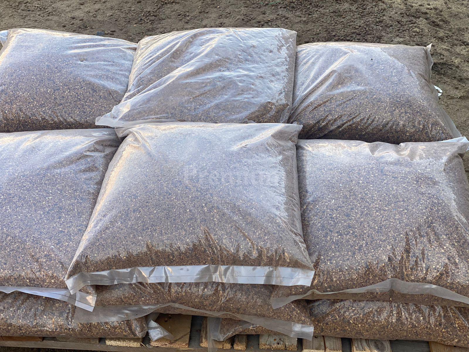 Premium Per Pellet di legno e trucioli e lettiera per gatti - Noccioli Di Oliva