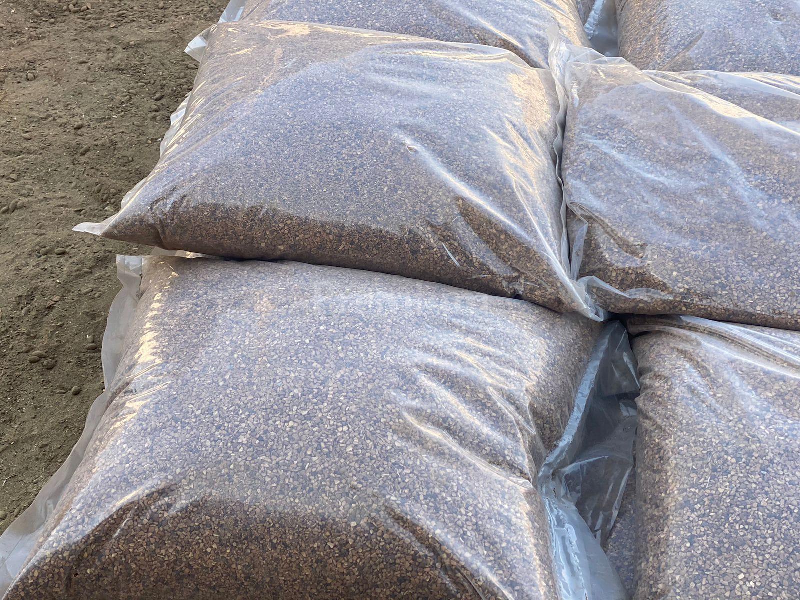 Premium Per Pellet di legno e trucioli e lettiera per gatti - Noccioli Di Oliva